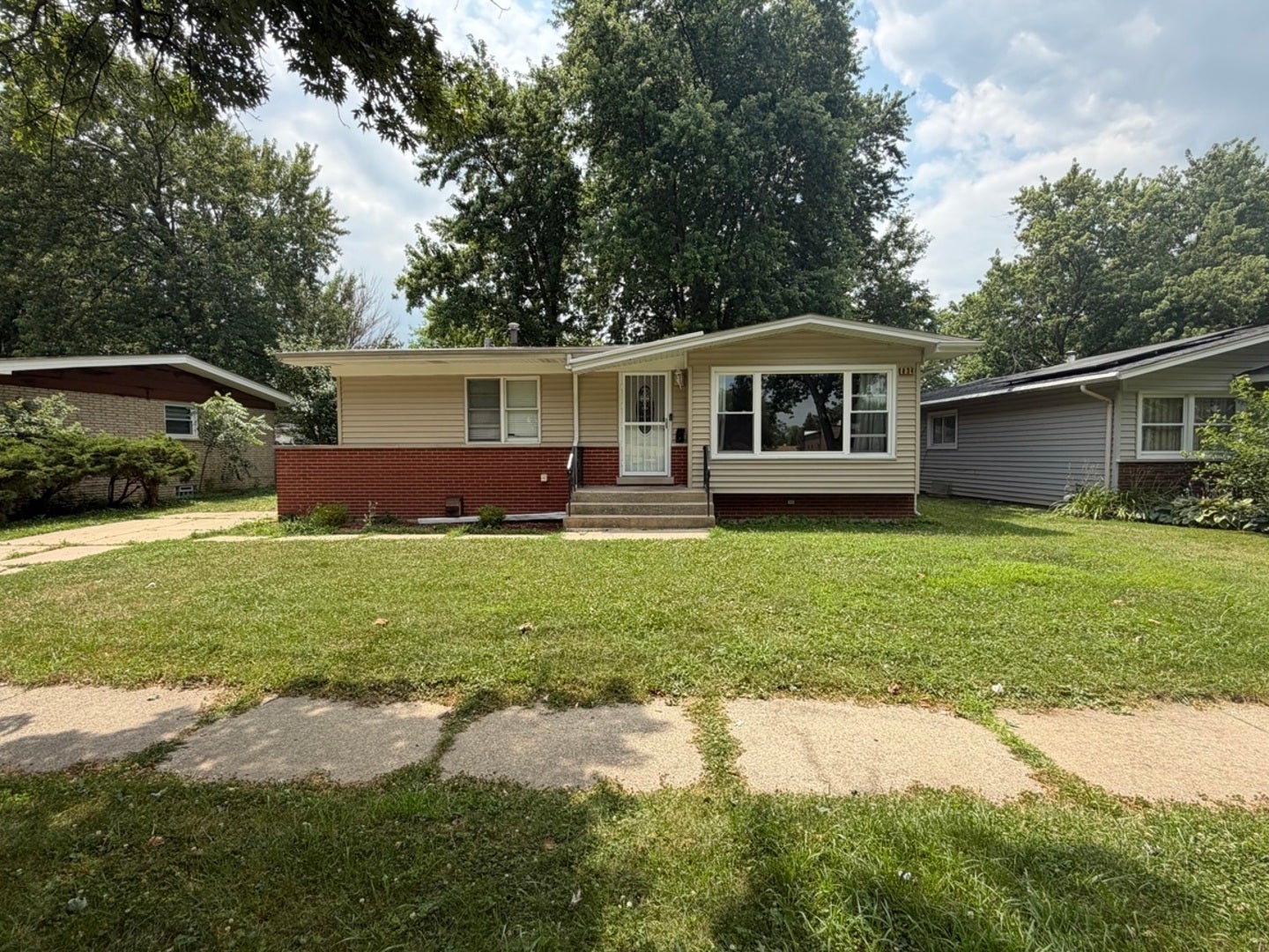 834 W Strieff Lane — photo