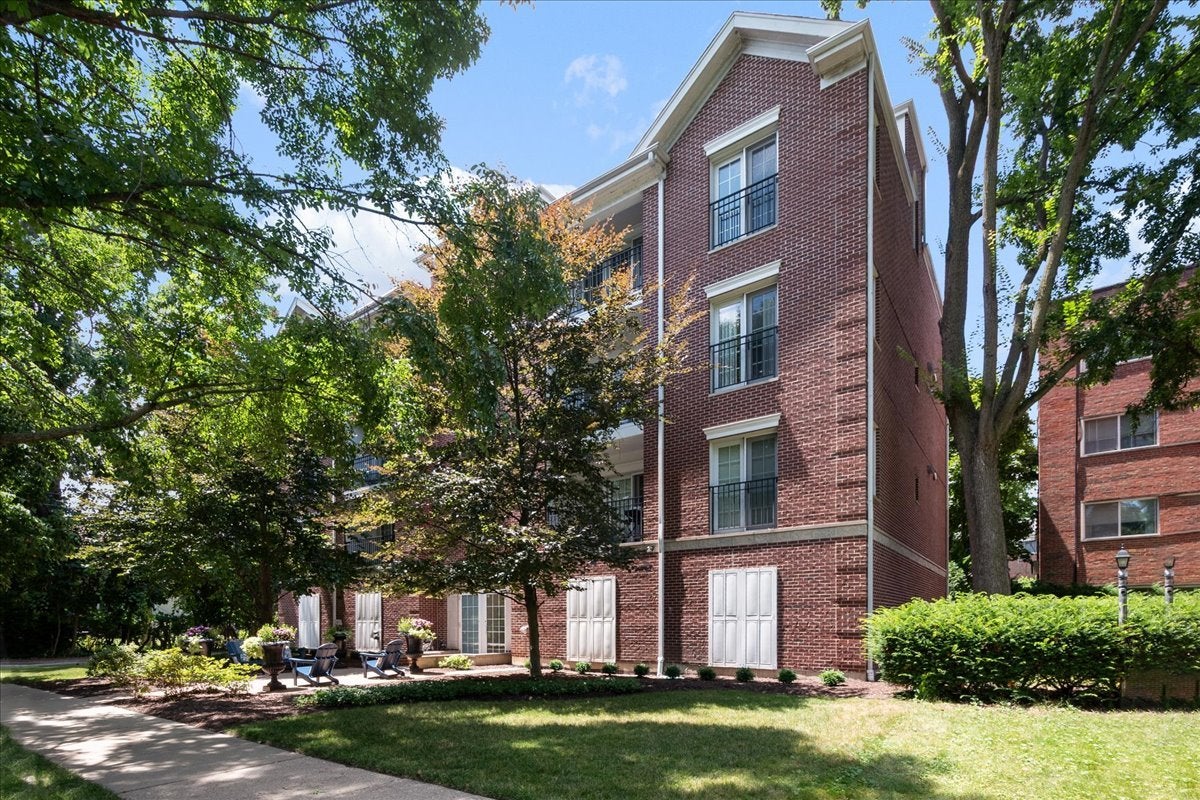 2536 Mcdaniel Avenue 402 — photo