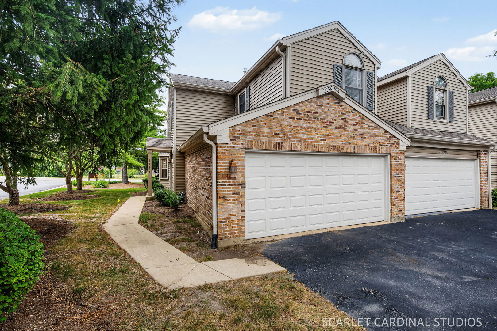 27W194 Emerson Court — photo