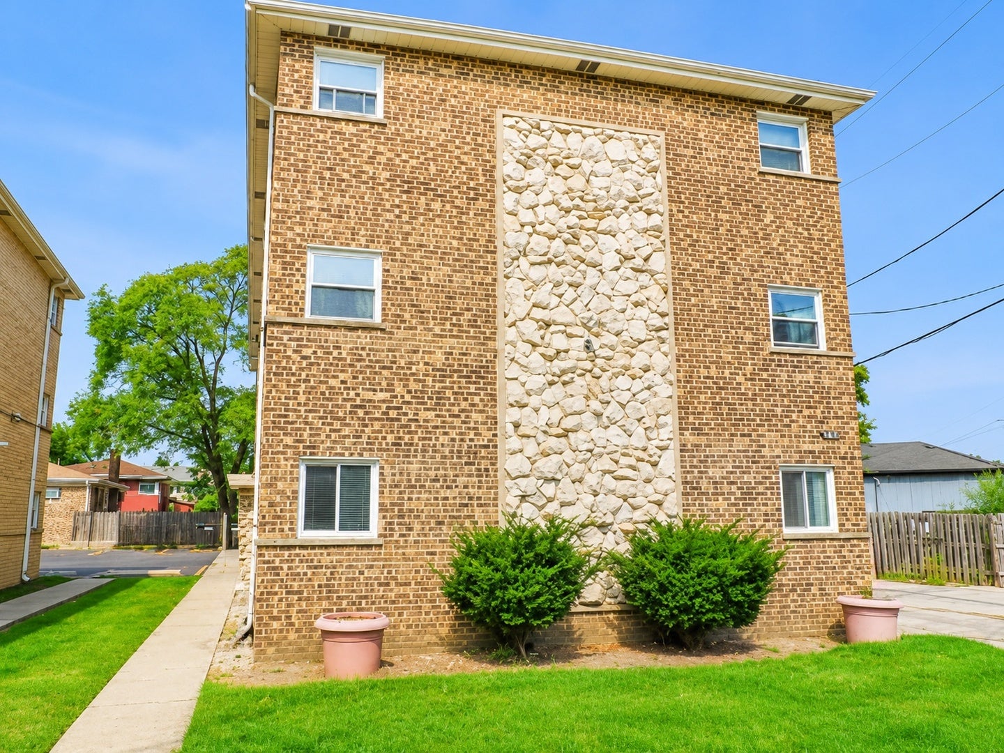 2440 River Road 1E — photo