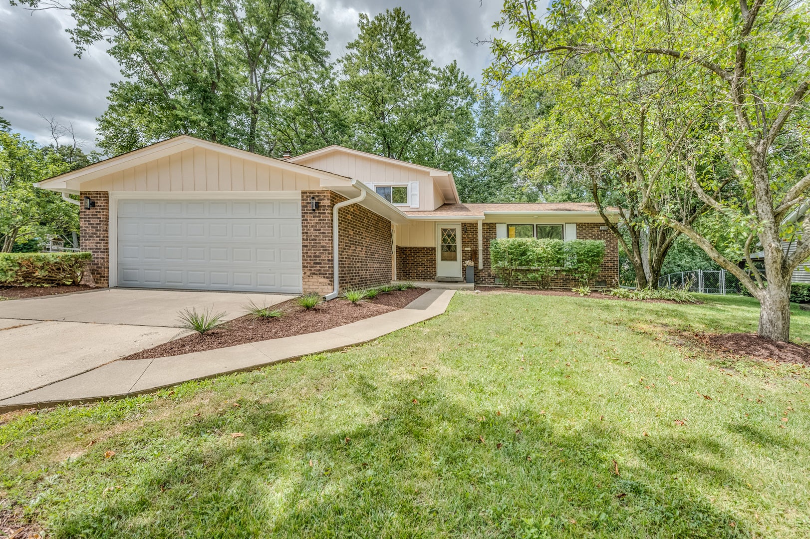 23016 Valley Drive — photo