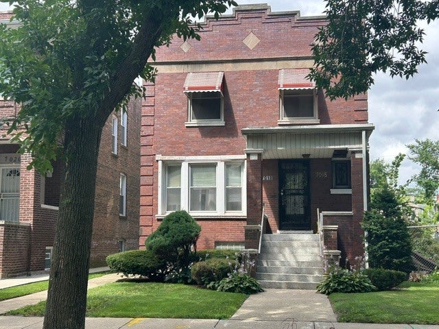 7018 S Calumet Avenue — photo