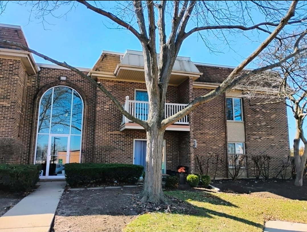 910 W Alleghany Drive 2B — photo
