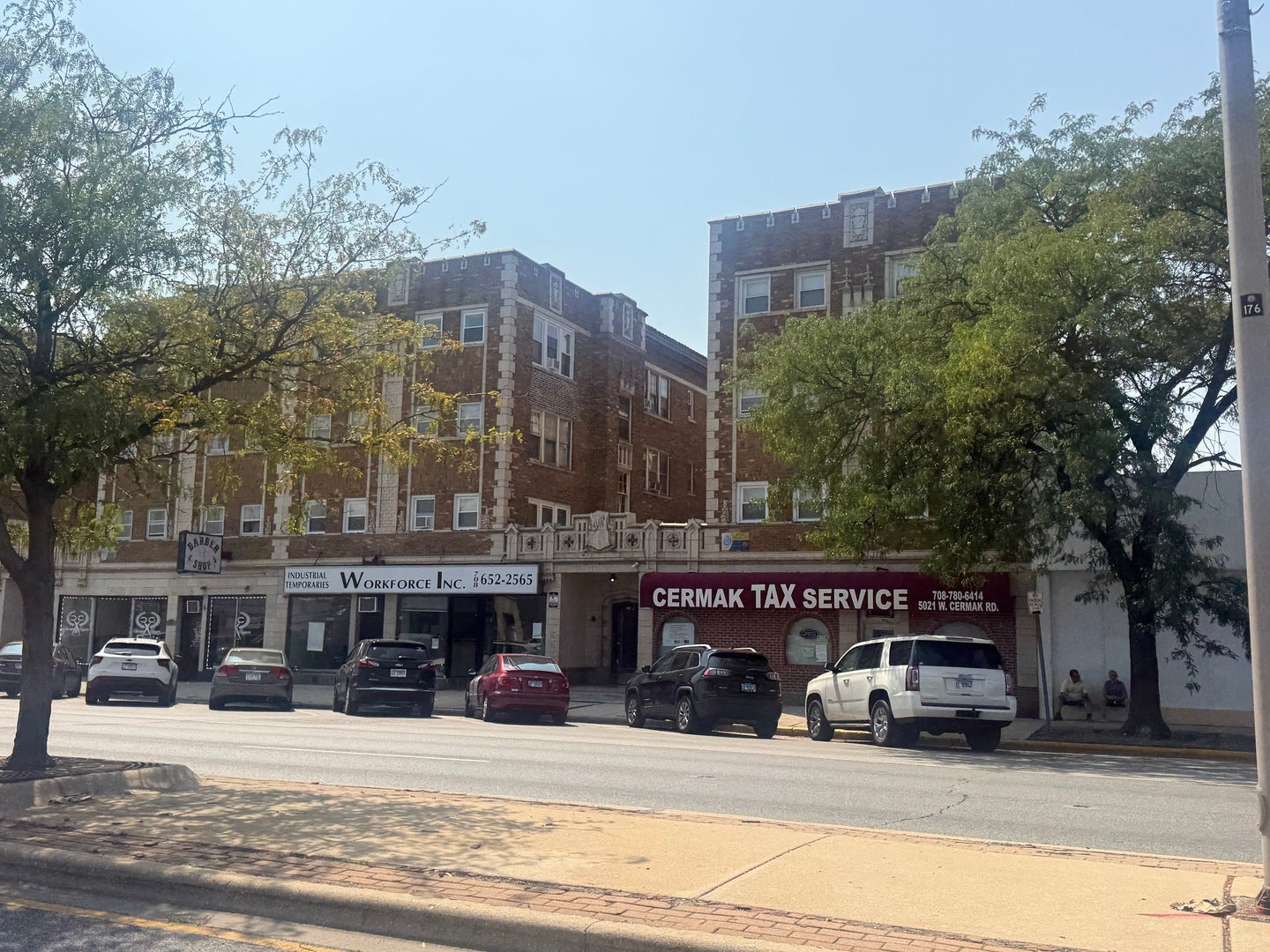 5017 W Cermak Road 5 — photo