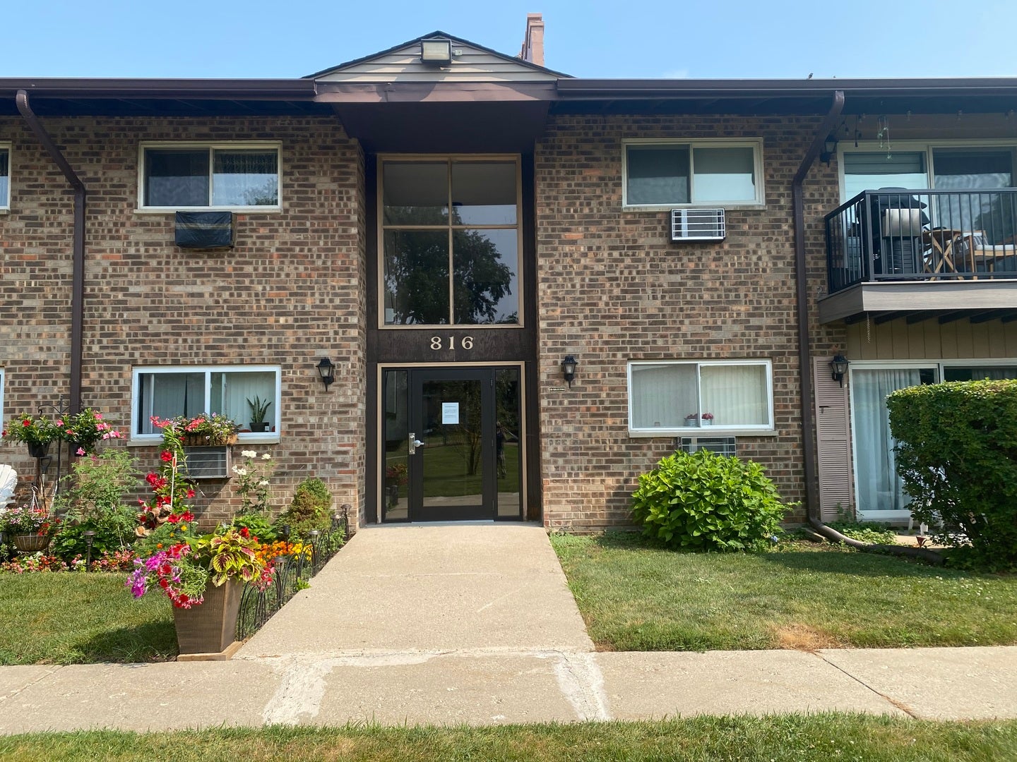 816 E Old Willow Road 209 — photo