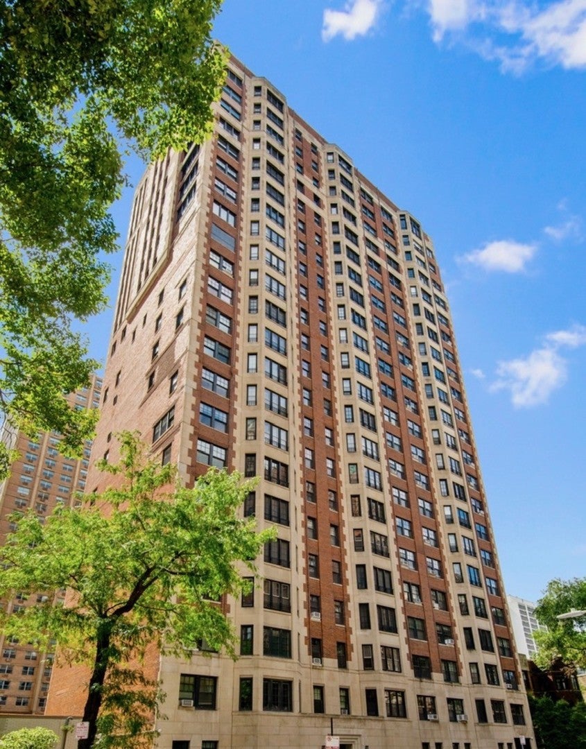 421 W Melrose Street 21Ad — photo