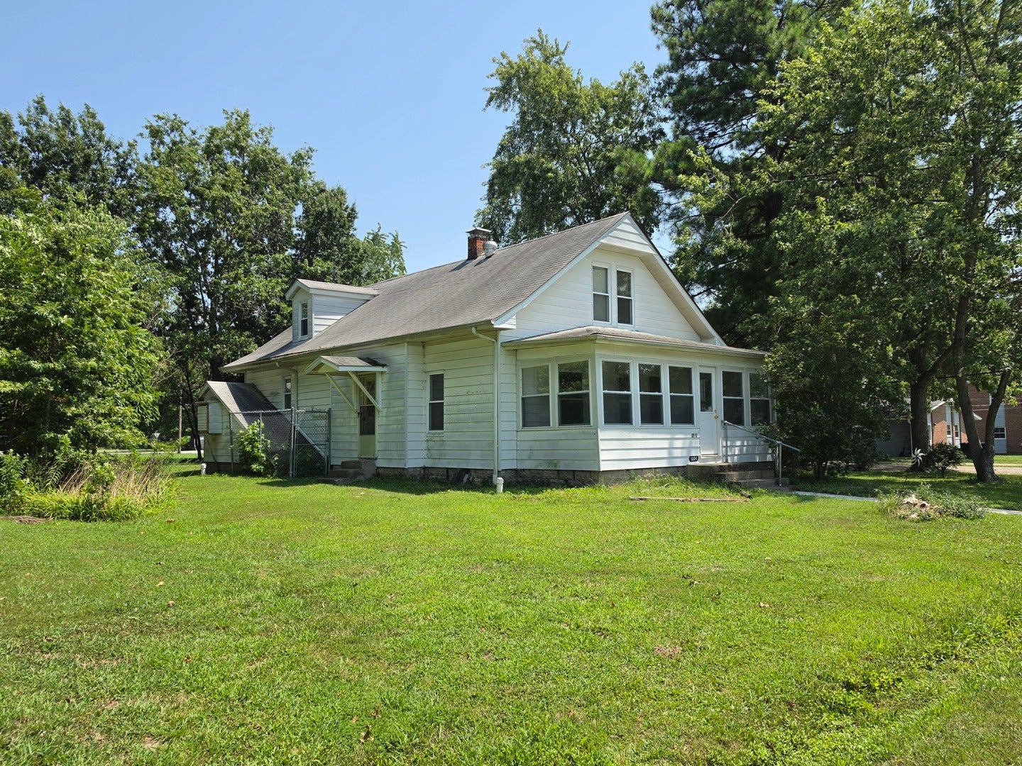 1204 N Dawley Street — photo