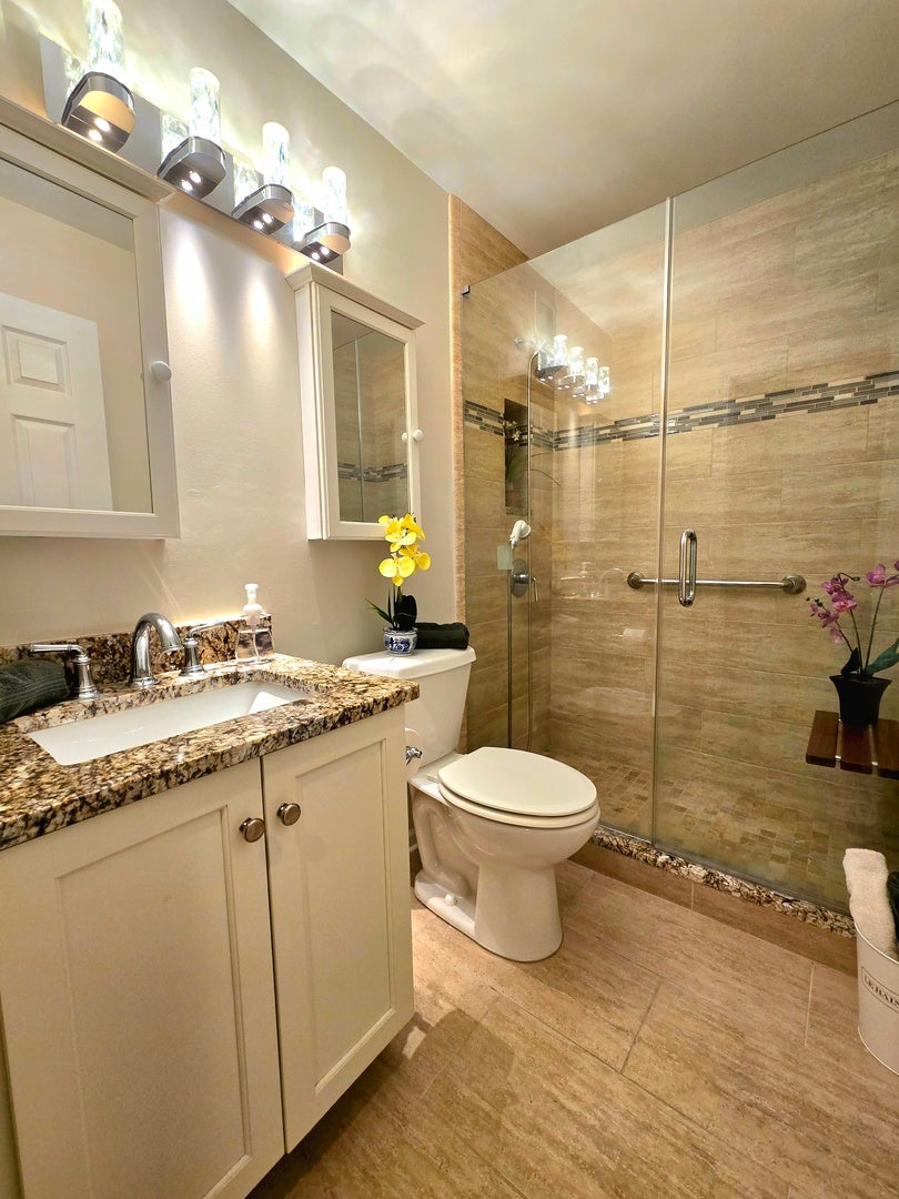 5600 Hillcrest Lane 2J — photo 2
