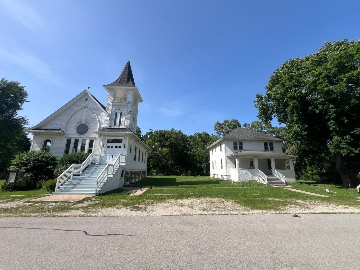 16648 Easton Avenue — photo
