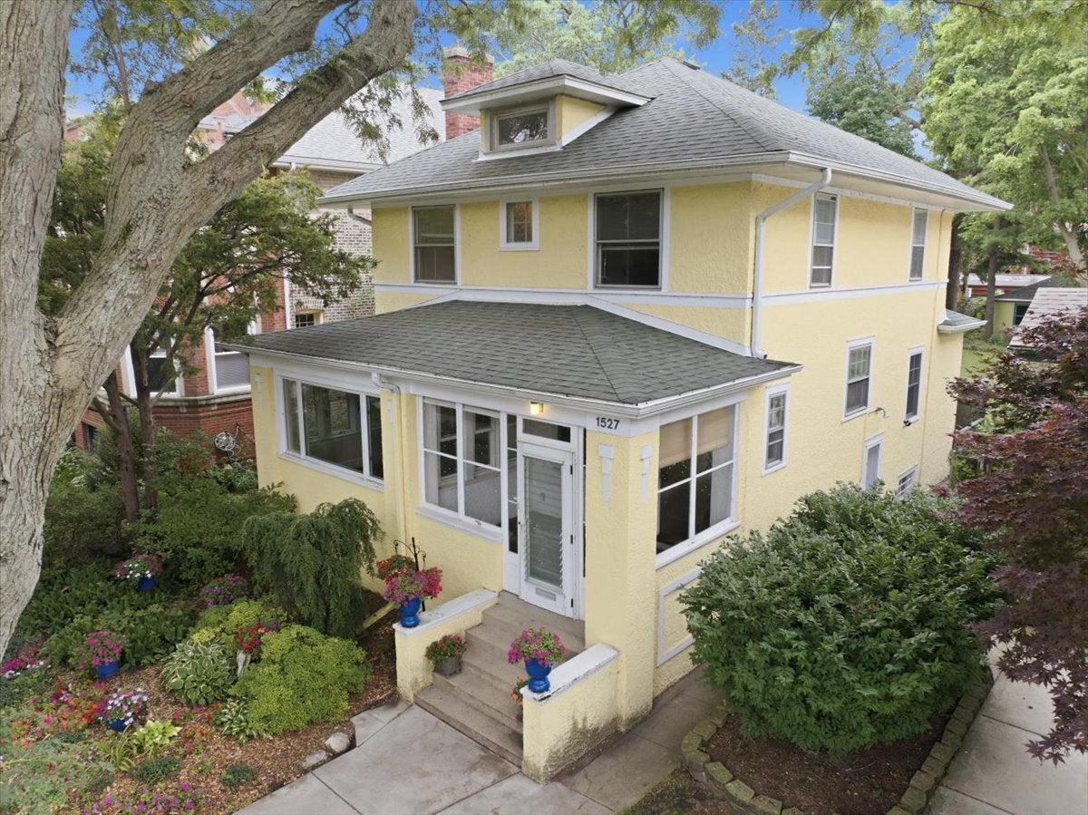 1527 W Juneway Terrace — photo