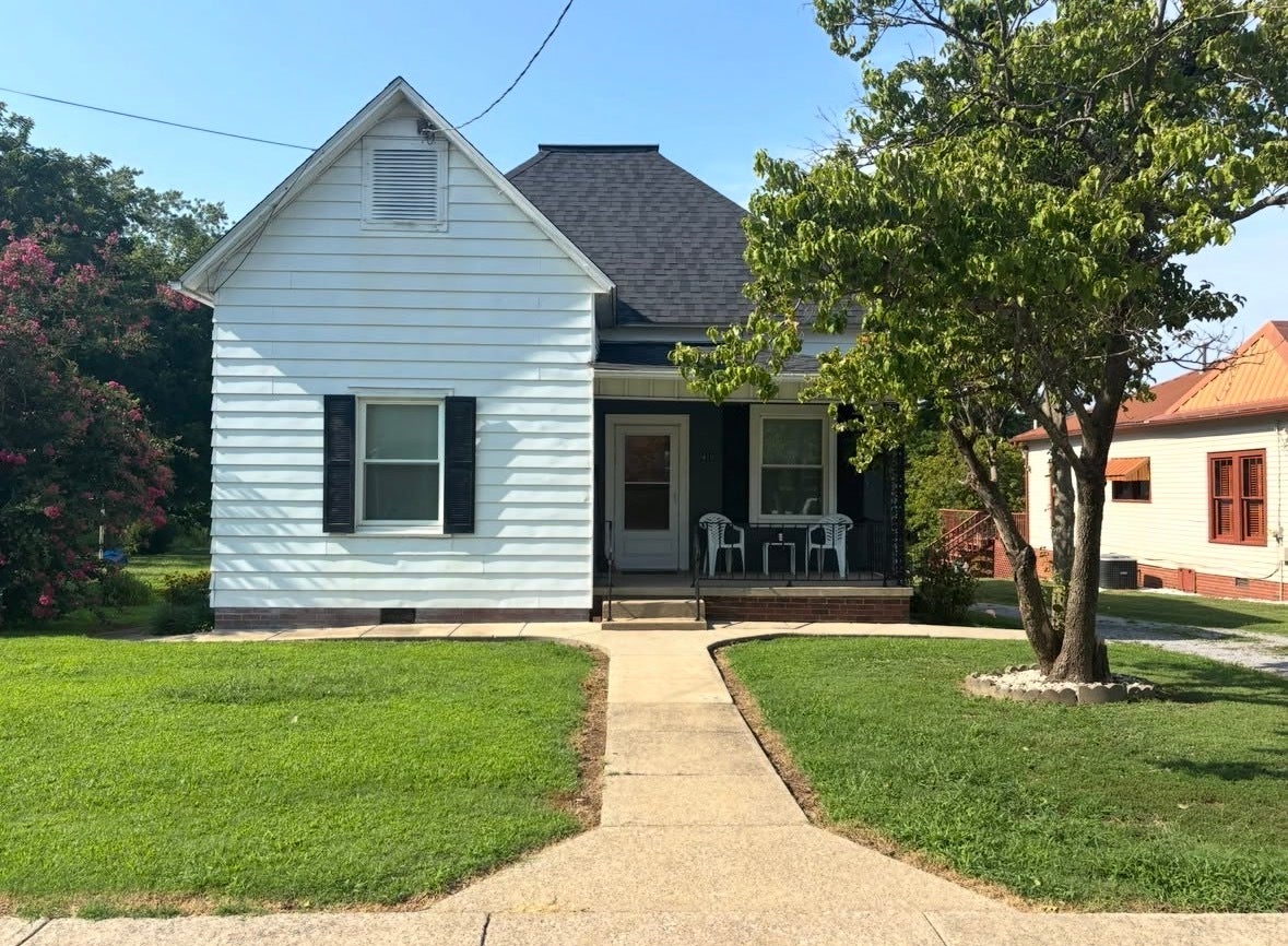 410 E Locust Street — photo
