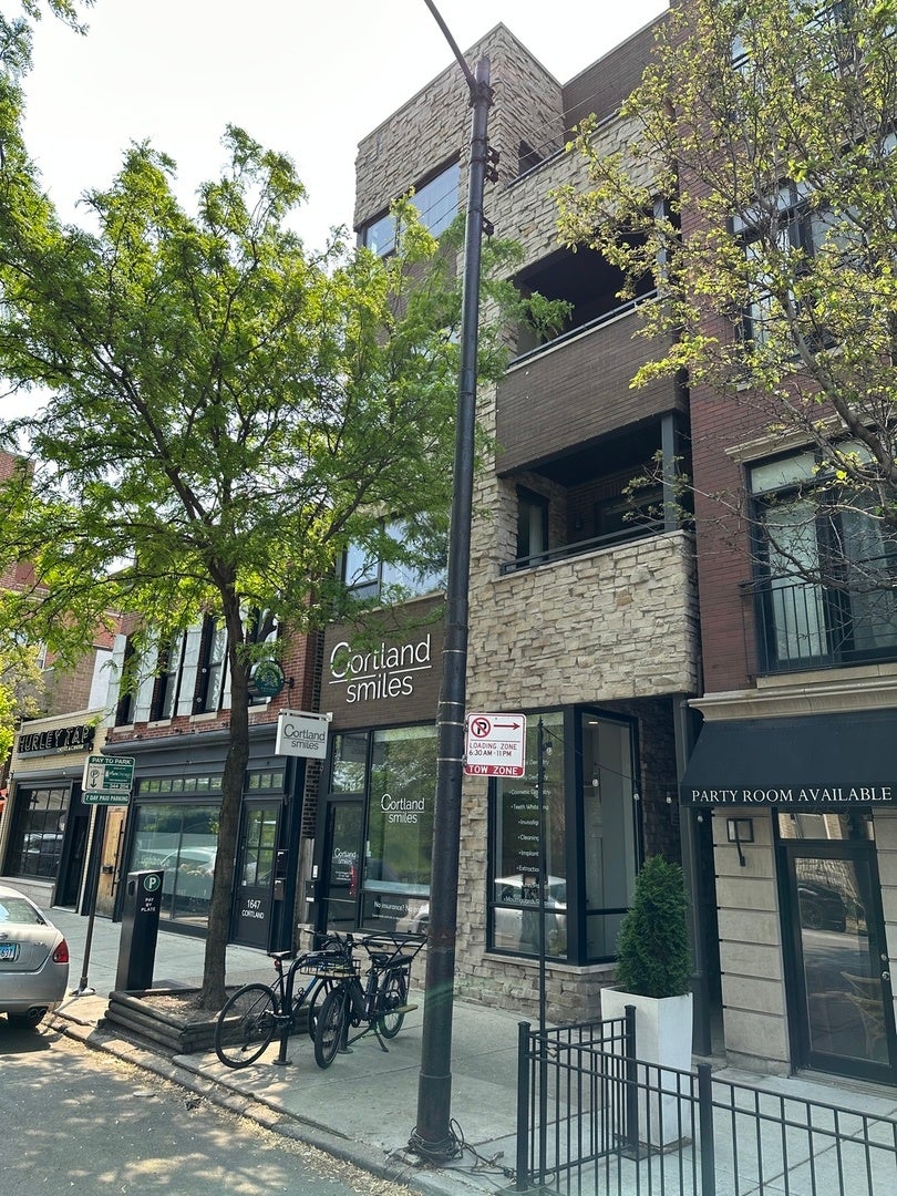 1649 W Cortland Street 401 — photo
