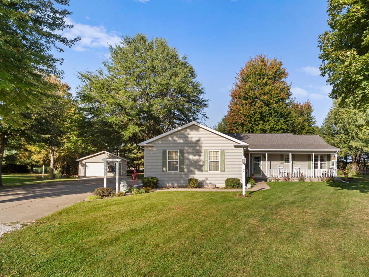 7 Sand Lake Court — photo