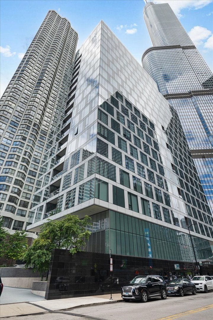403 N Wabash Avenue 10B — photo