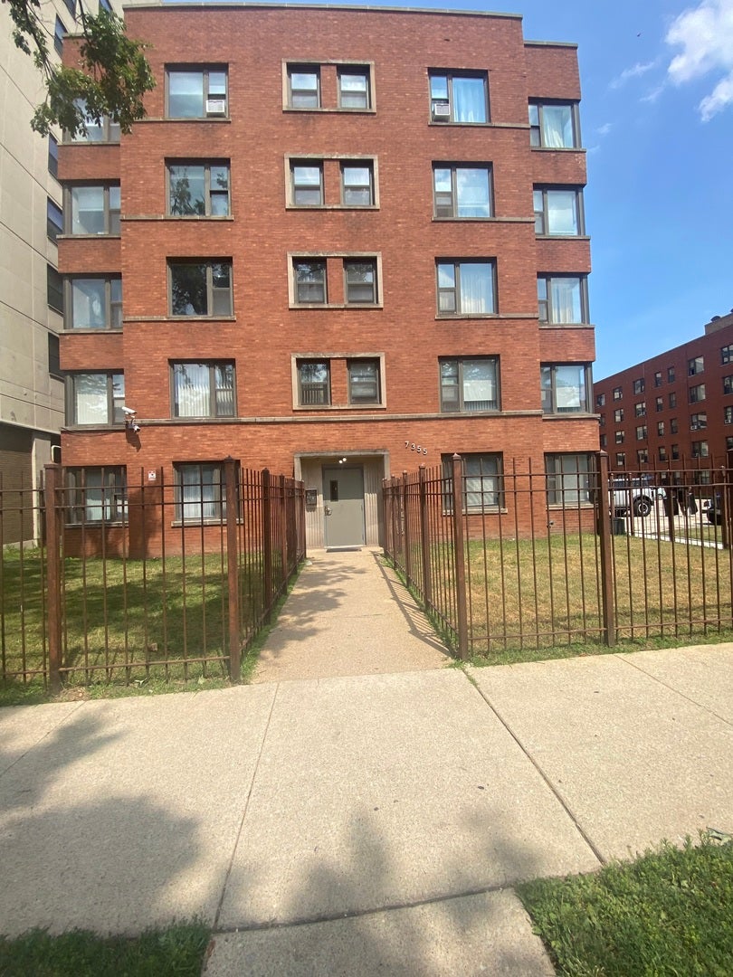 7355 S South Shore Drive 103 — photo