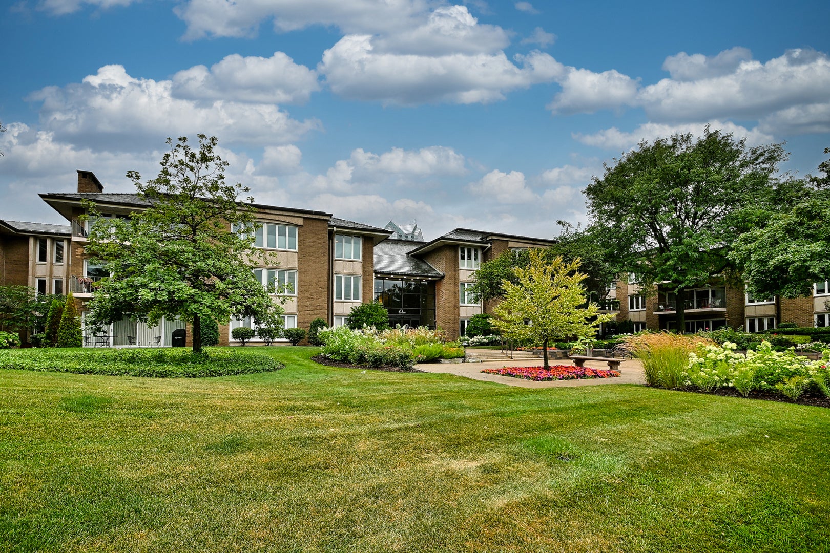1 Oak Brook Club Drive a309 — photo