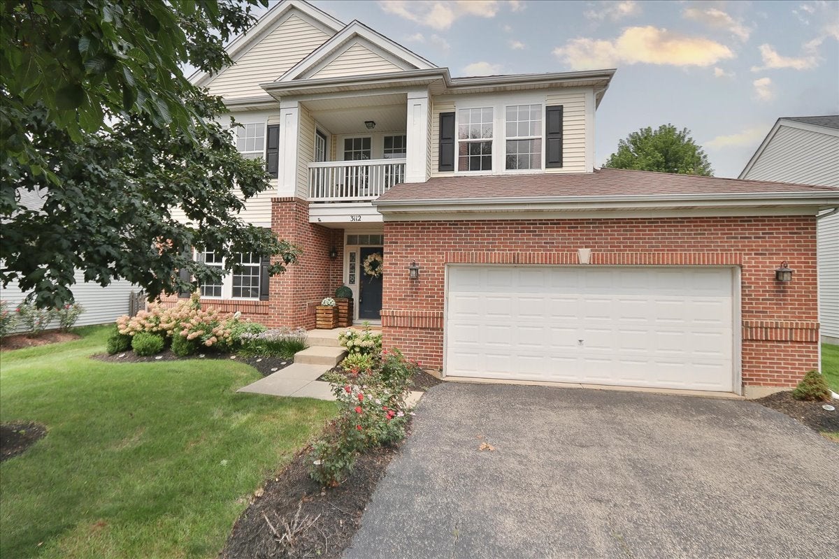 3112 Thunderbird Court W — photo