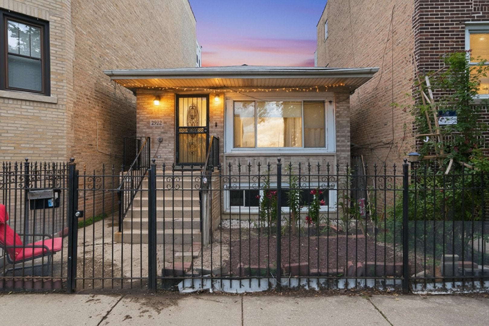 2922 W Nelson Street — photo