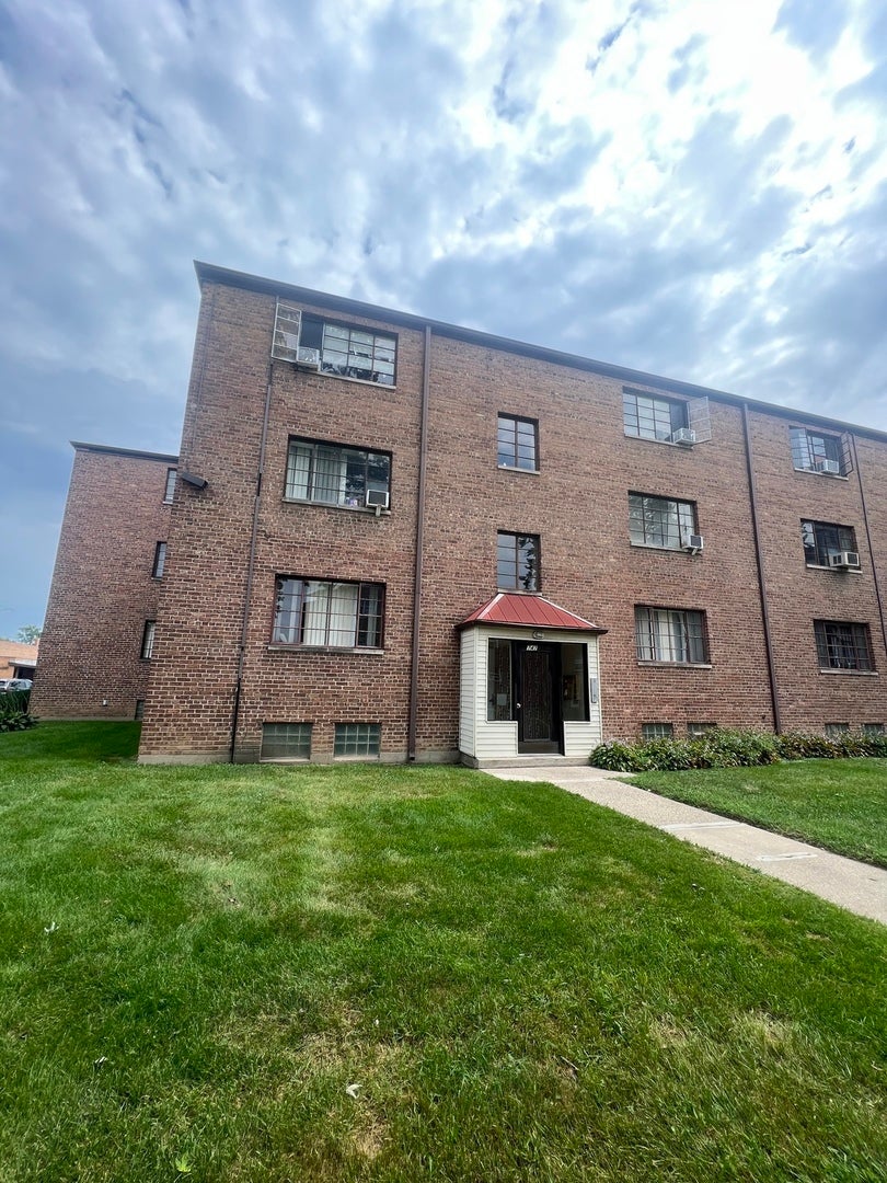 747 E 84th Place 2S — photo