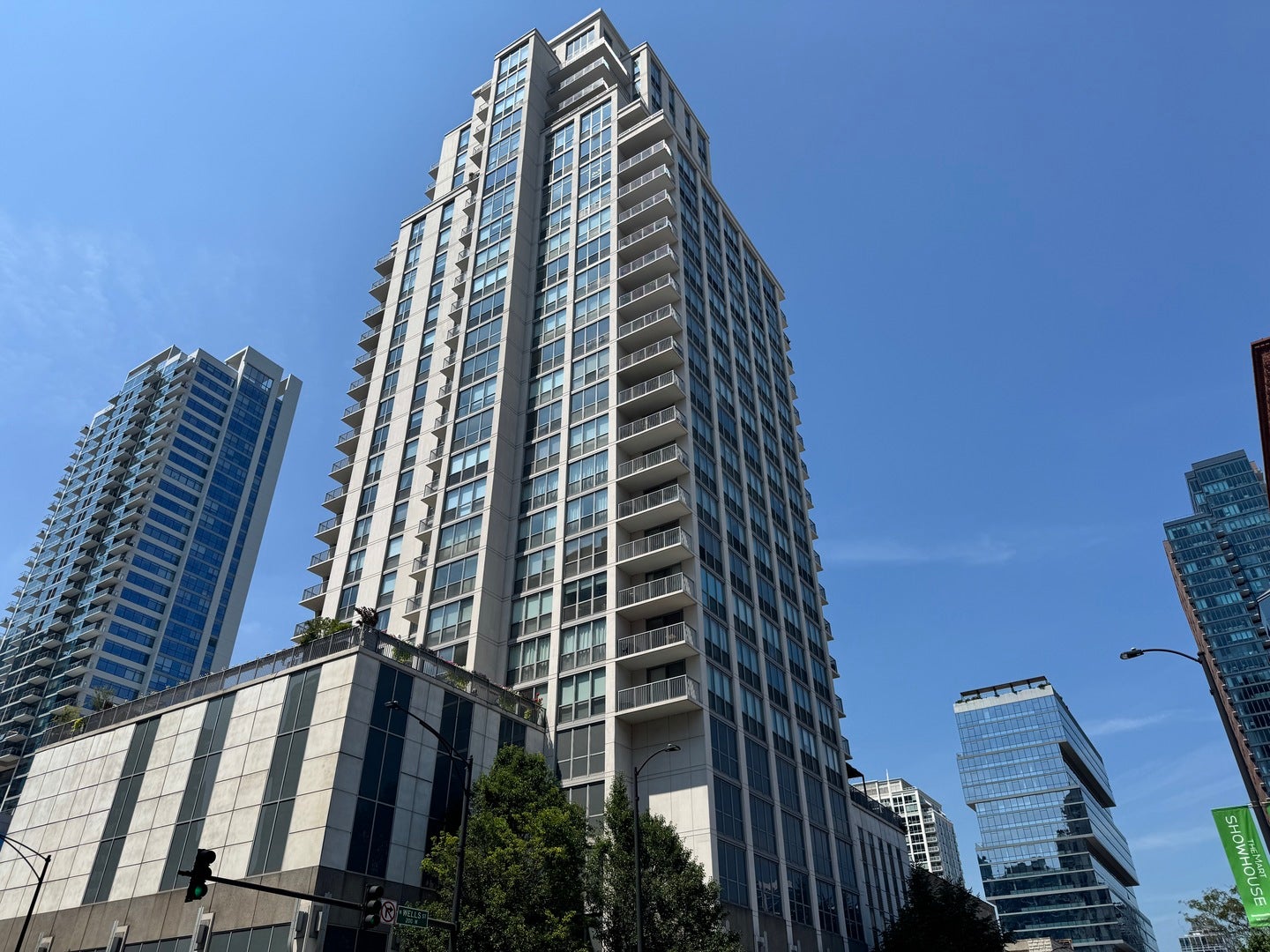 200 W Grand Avenue 1801 — photo