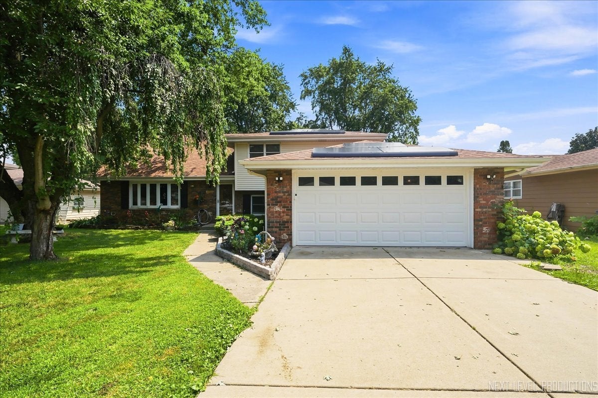 624 Shorewood Drive — photo