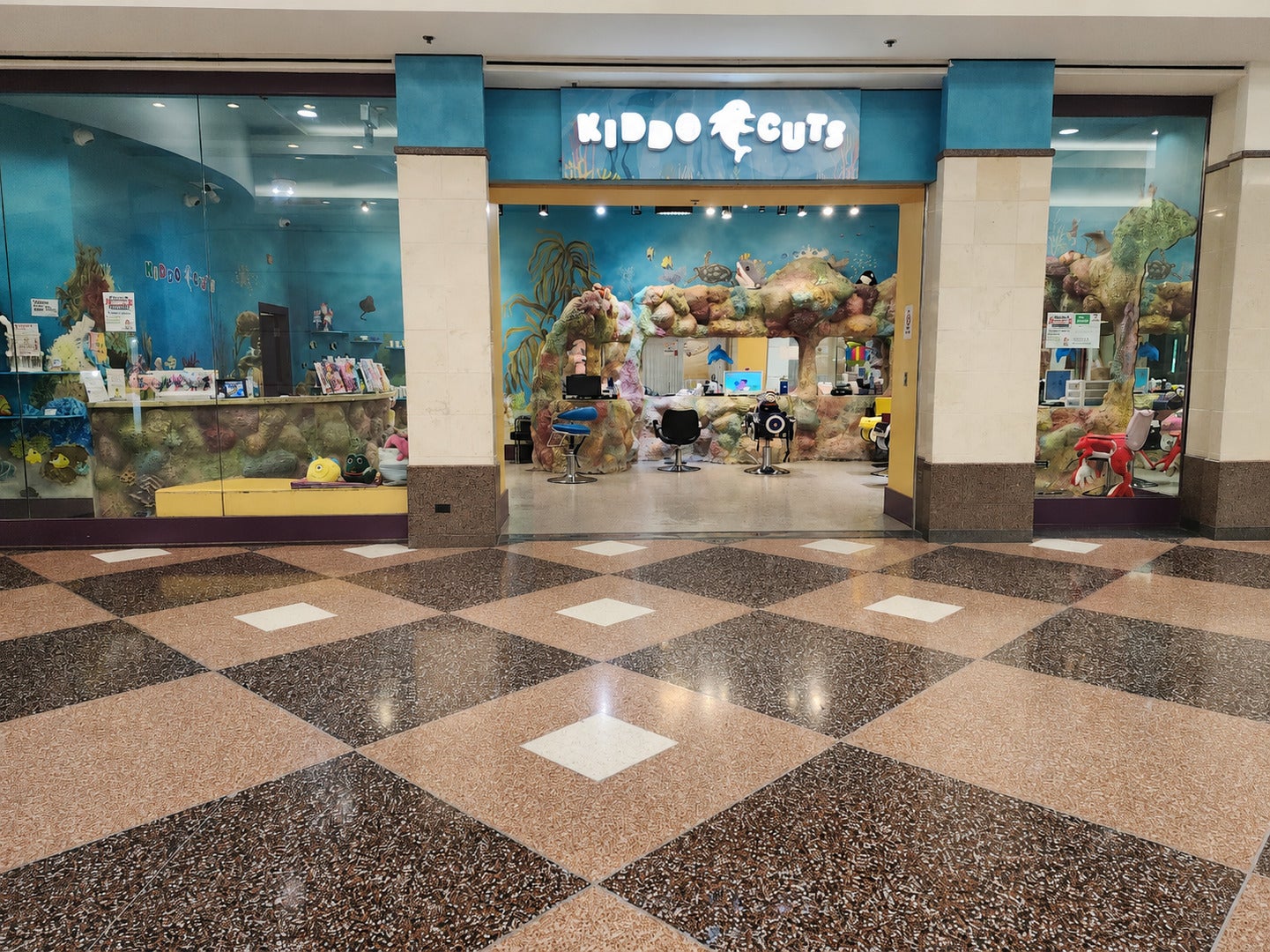 157 Yorktown Shopping Center H — photo