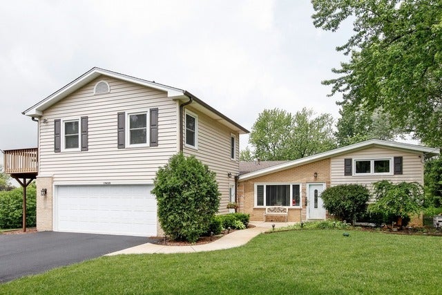 17W320 Scheel Drive — photo
