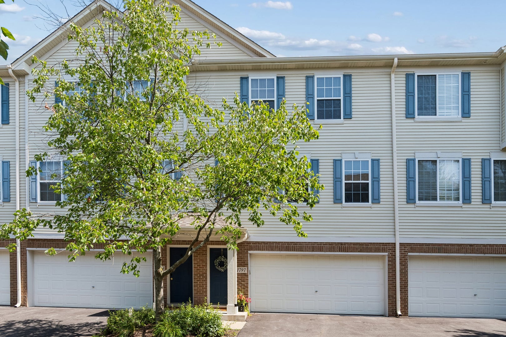 1797 Indian Hill Lane — photo