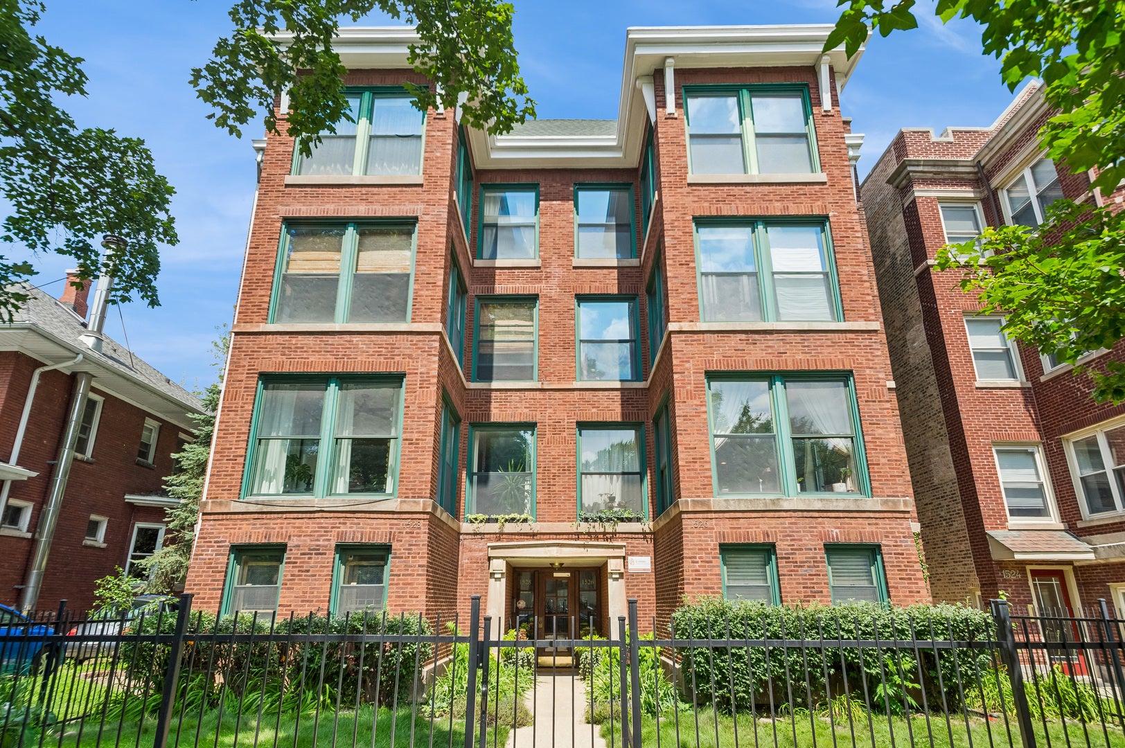 1526 W Birchwood Avenue 4E — photo
