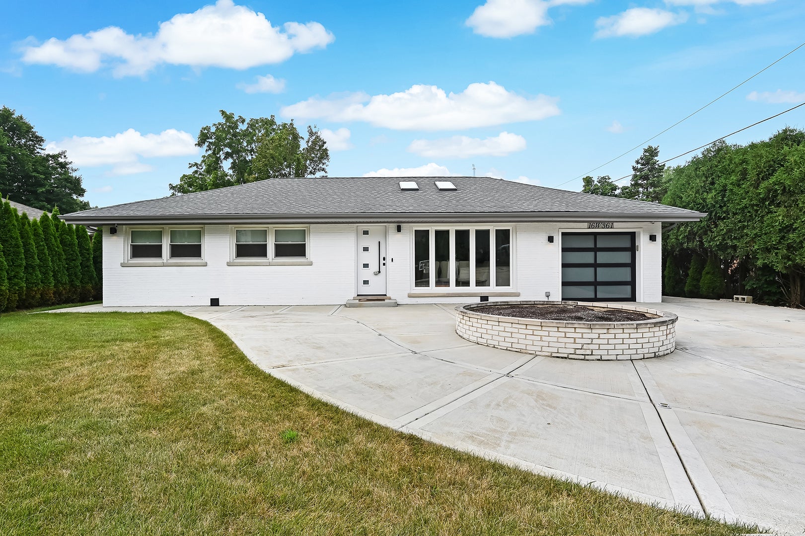 16W361 95th Place — photo