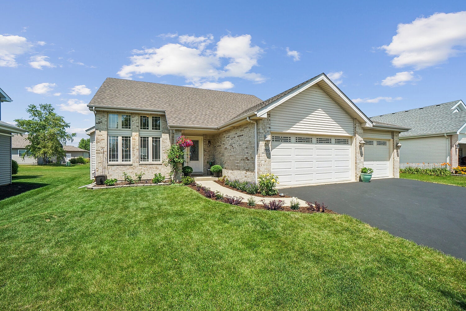 285 Woodbridge Lane — photo