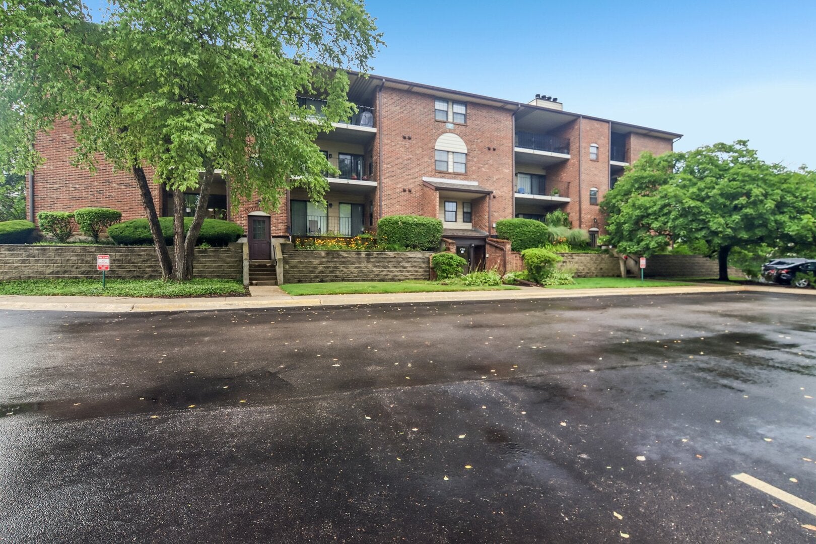 720 Weidner Road 200 — photo