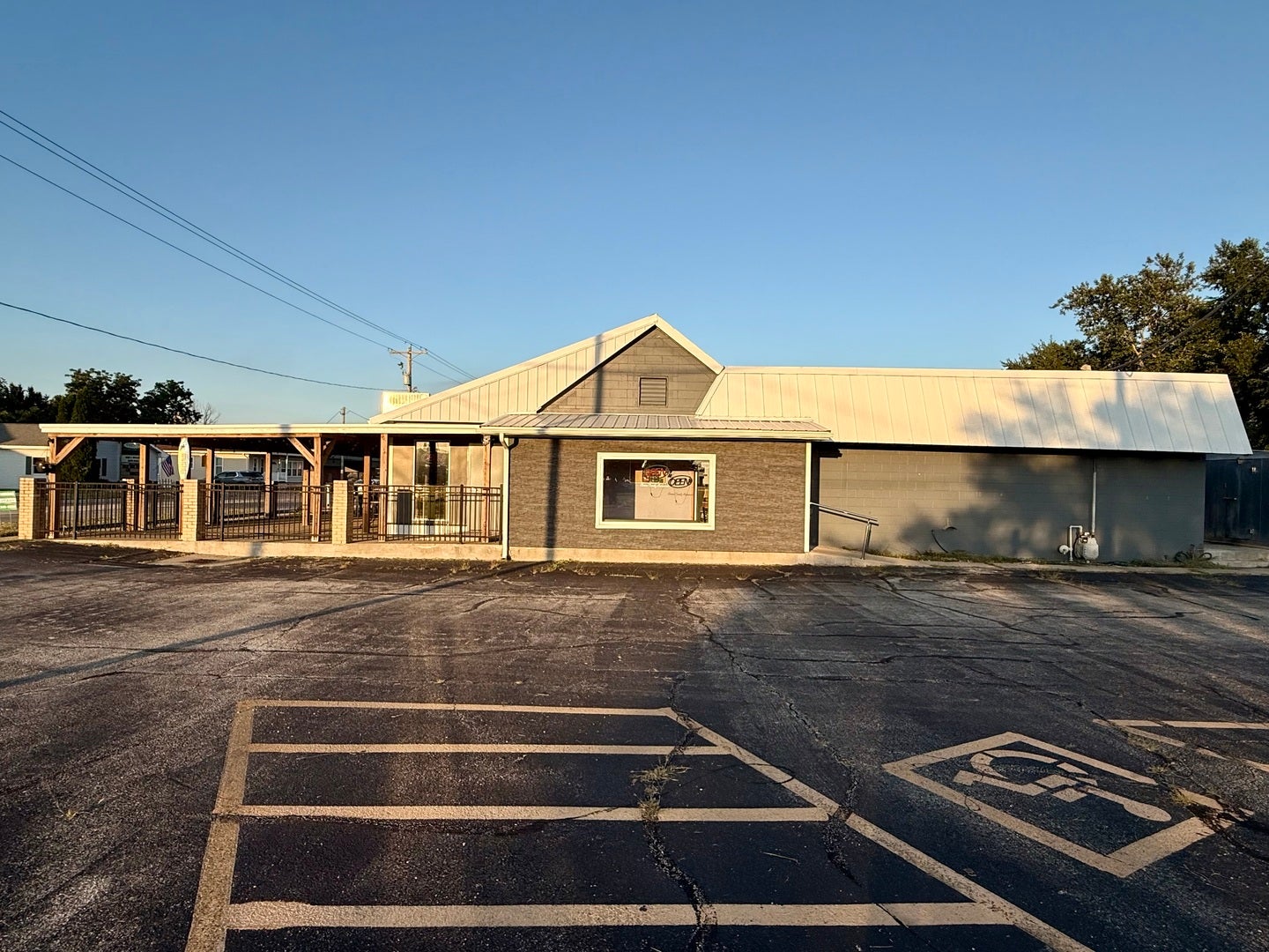 616 W Van Buren Street — photo