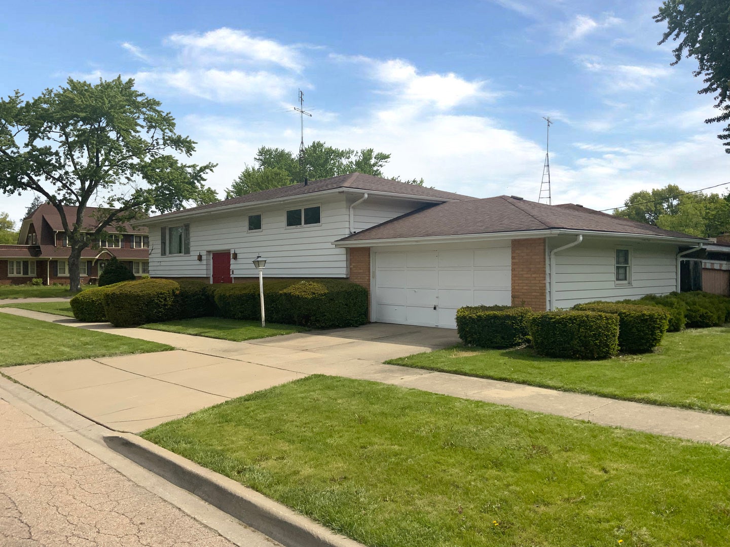 747 Palace Street — photo