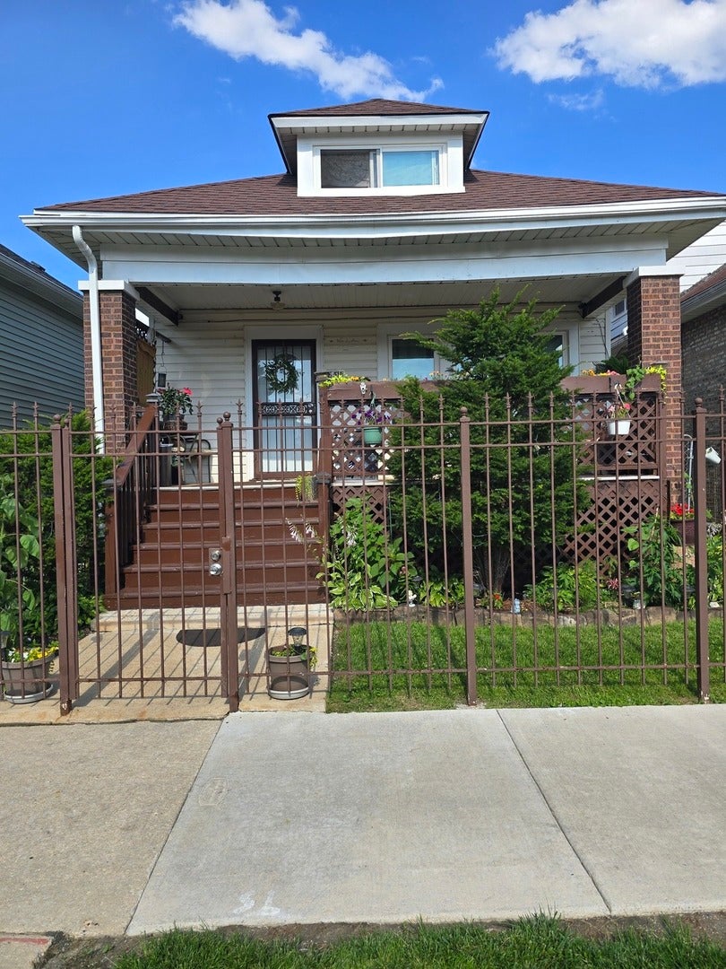 6515 S Mozart Street — photo