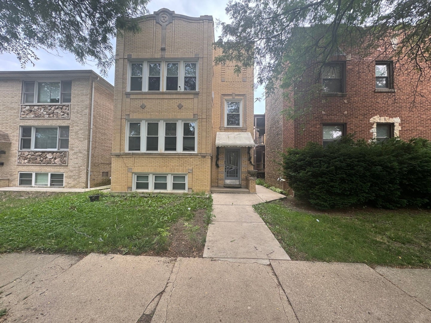 5405 N Sawyer Avenue 1 — photo