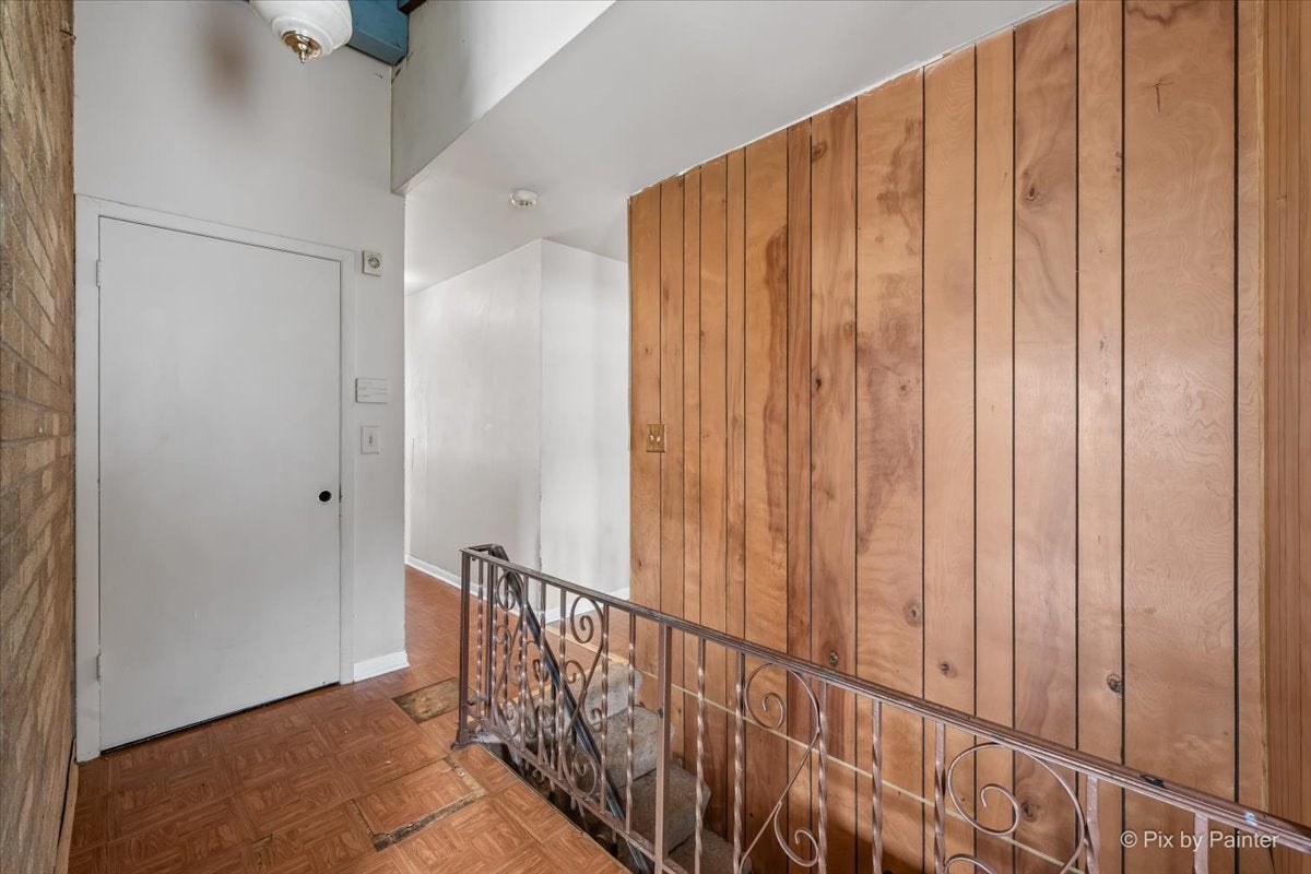 Home in Waukegan, IL 60087 — photo 3