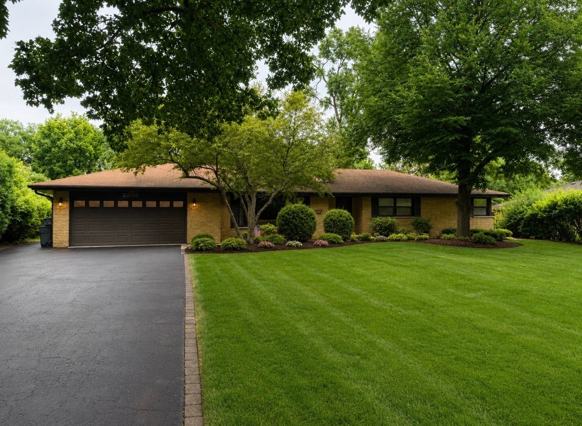 2285 Thorntree Lane — photo