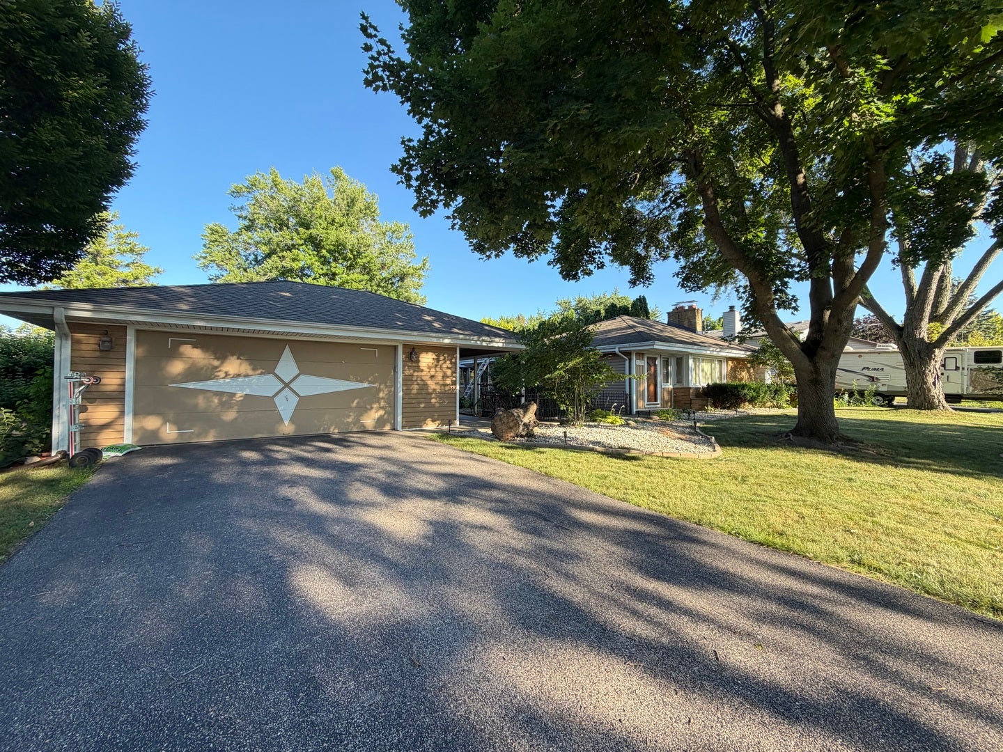 37235 N Hillside Drive — photo