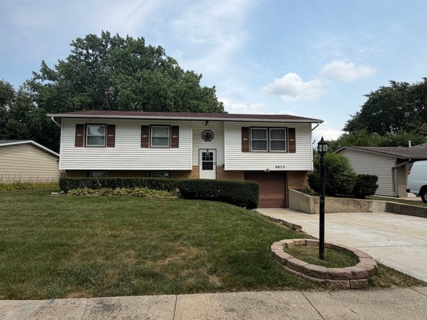 6875 Glenwood Lane — photo
