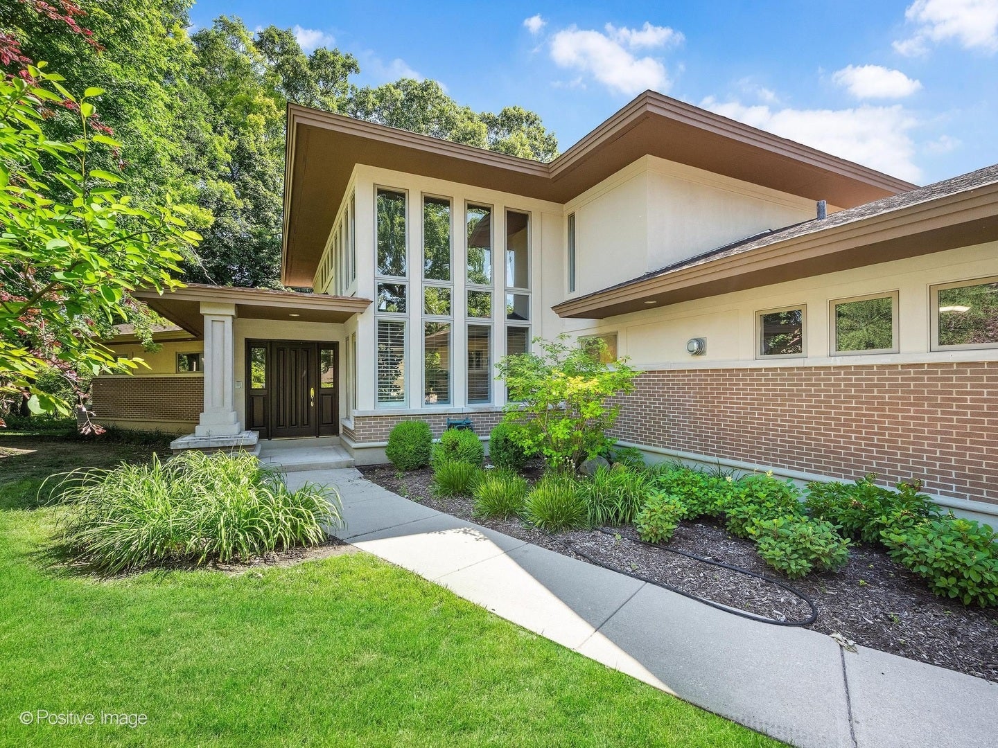 1411 Hawthorne Lane — photo