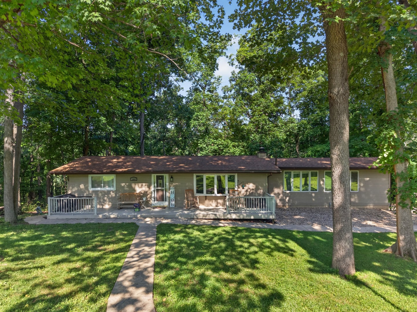 1669 Lakeside Court — photo