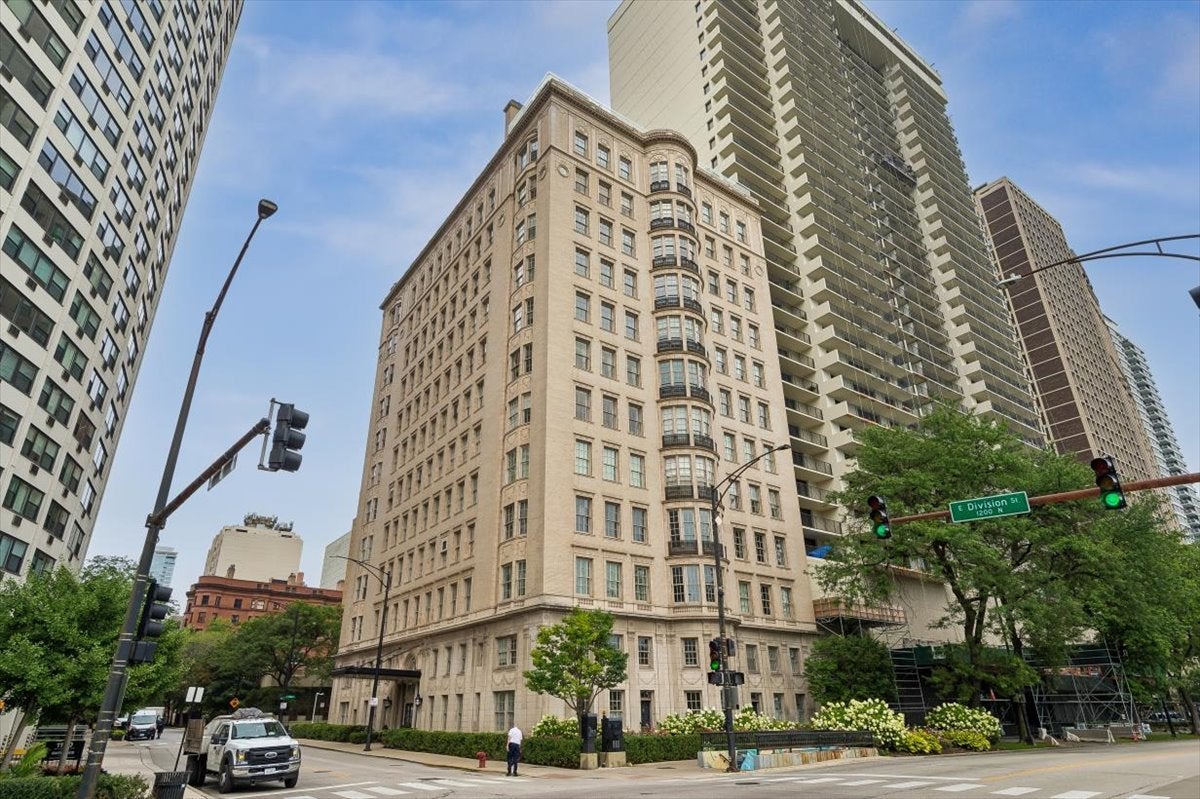 1200 N Lake Shore Drive 404 — photo