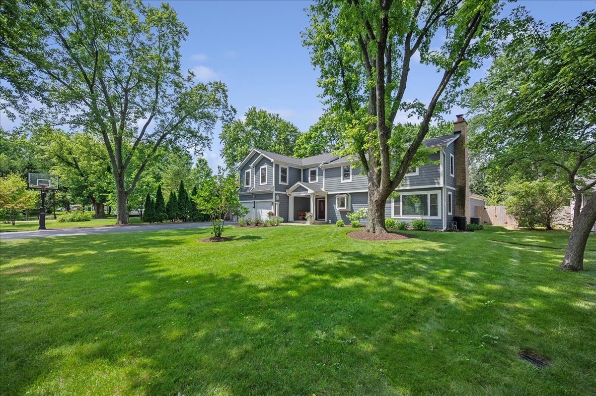 586 Earl Drive — photo