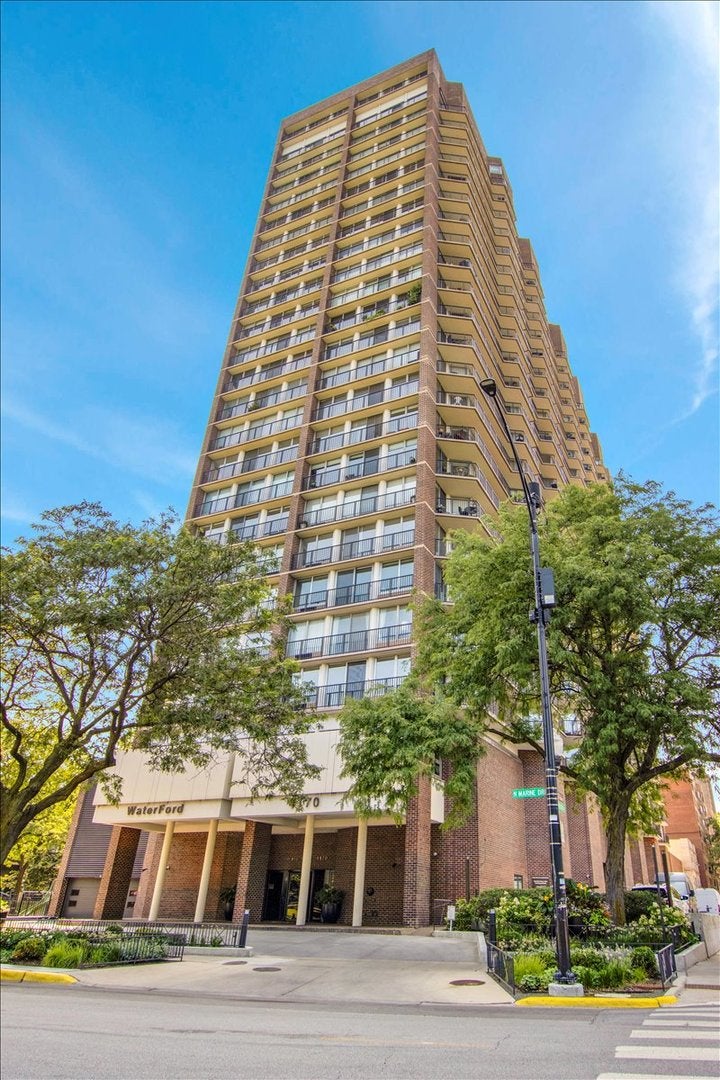 4170 N Marine Drive 19M — photo