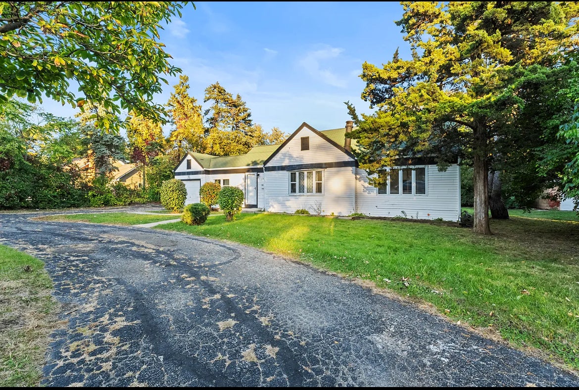 1705 S Highland Avenue — photo