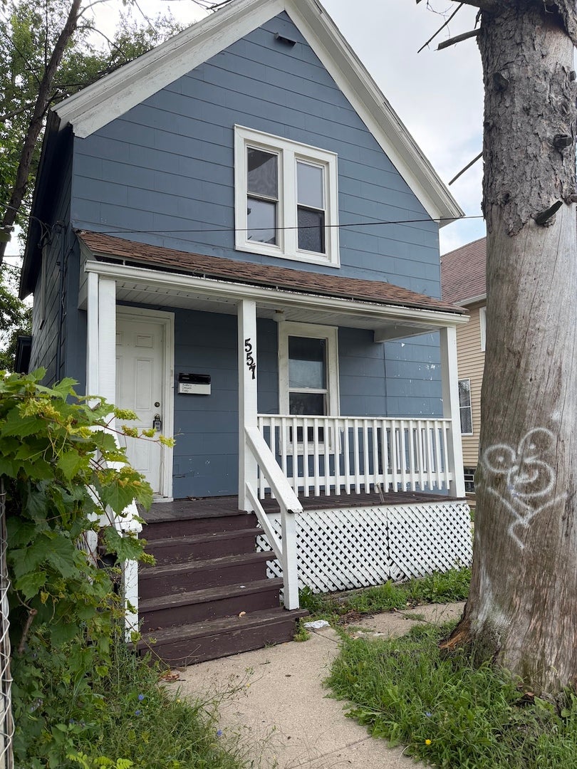 557 Oak Street — photo