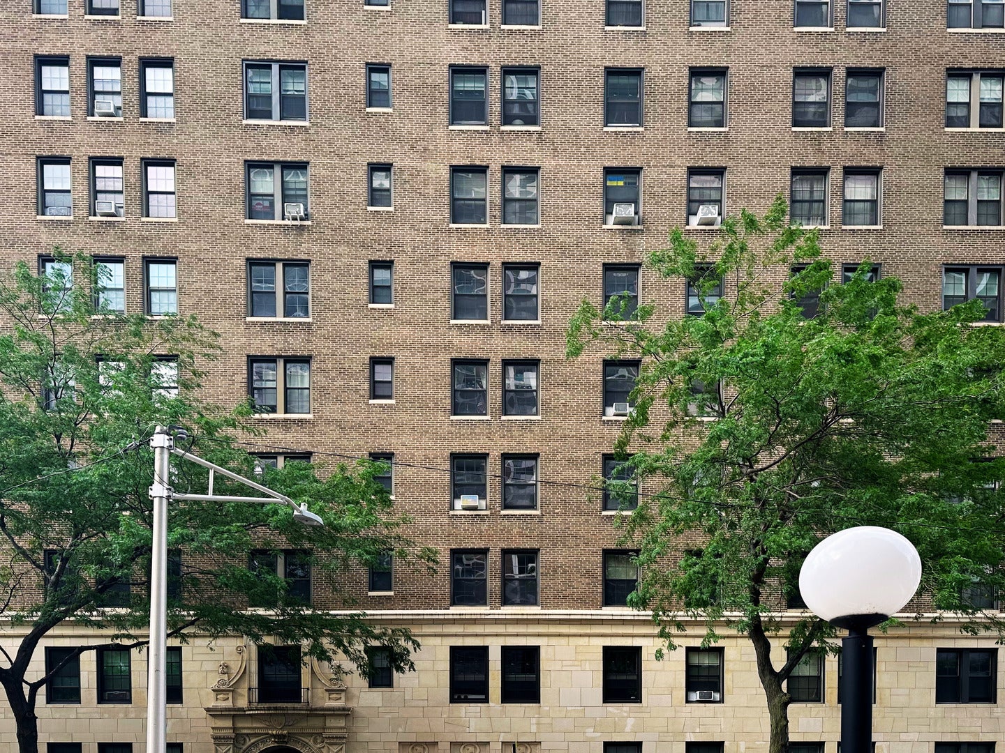 6101 N Sheridan Road 14G — photo