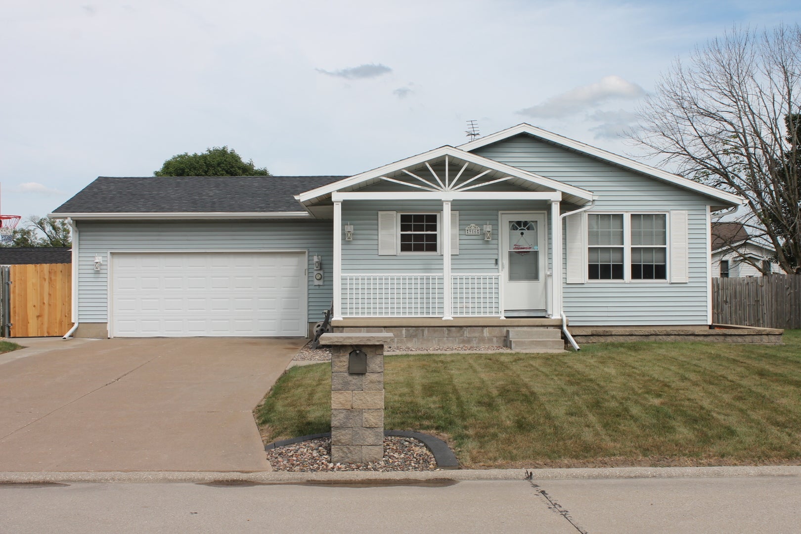 916 Birchwood Drive — photo