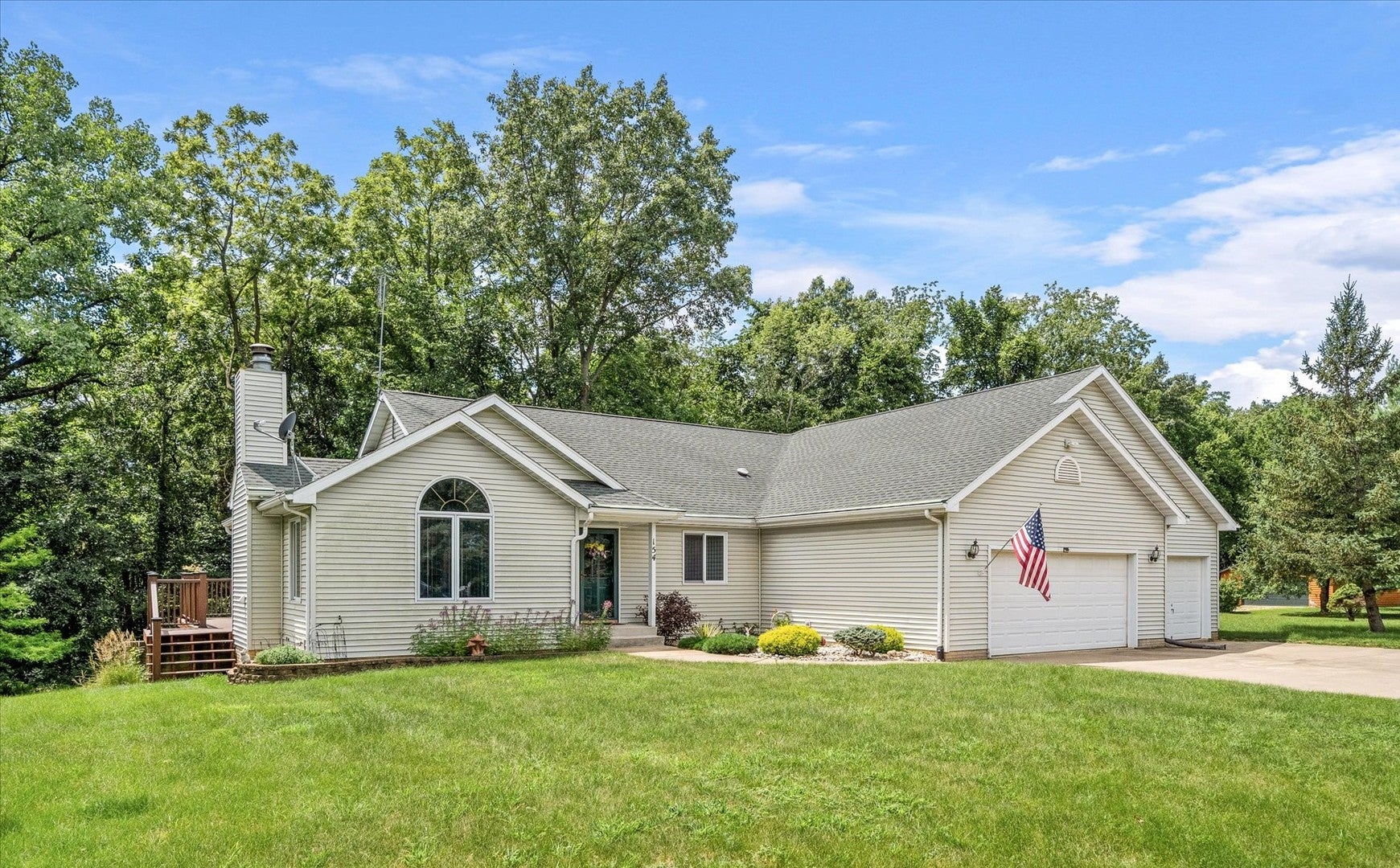 154 Lake Thunderbird Drive — photo